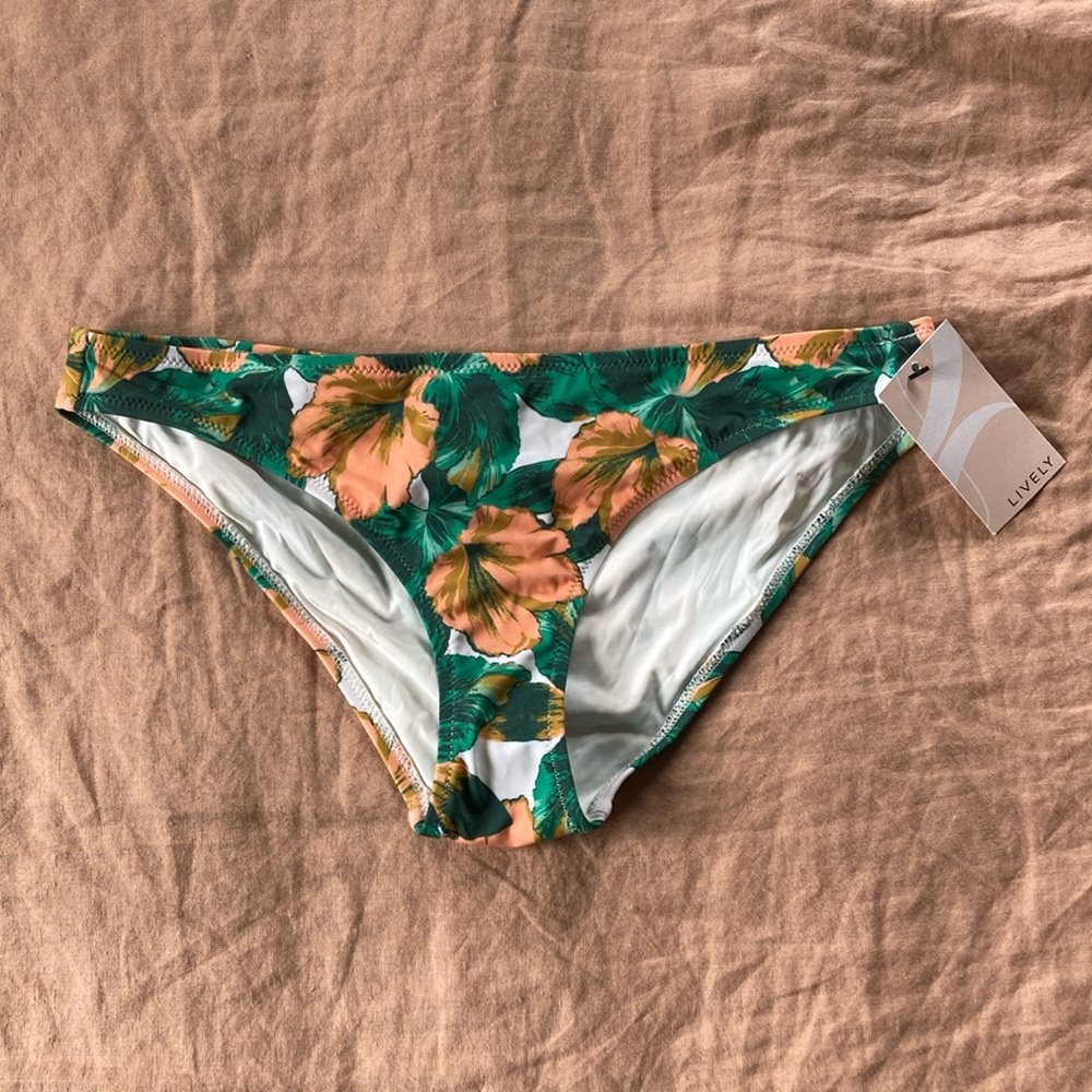 NWT Lively Tropical Print Bikini Bottom